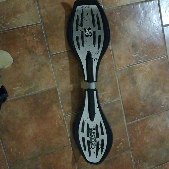 SOLD!!!!!! Hi-Tide The Wave Castor Board - Picture 2 of 3